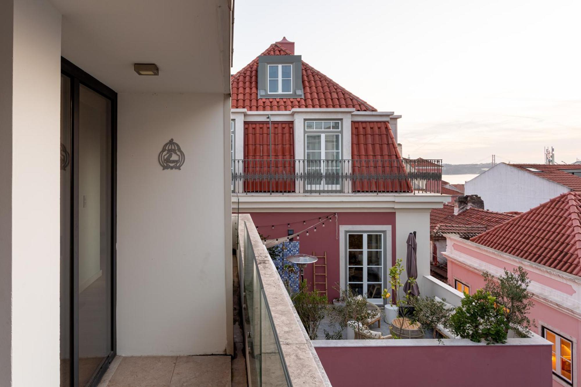 Joivy Bairro Alto 2-Br Apartment With Large Terrace Lisboa Kültér fotó